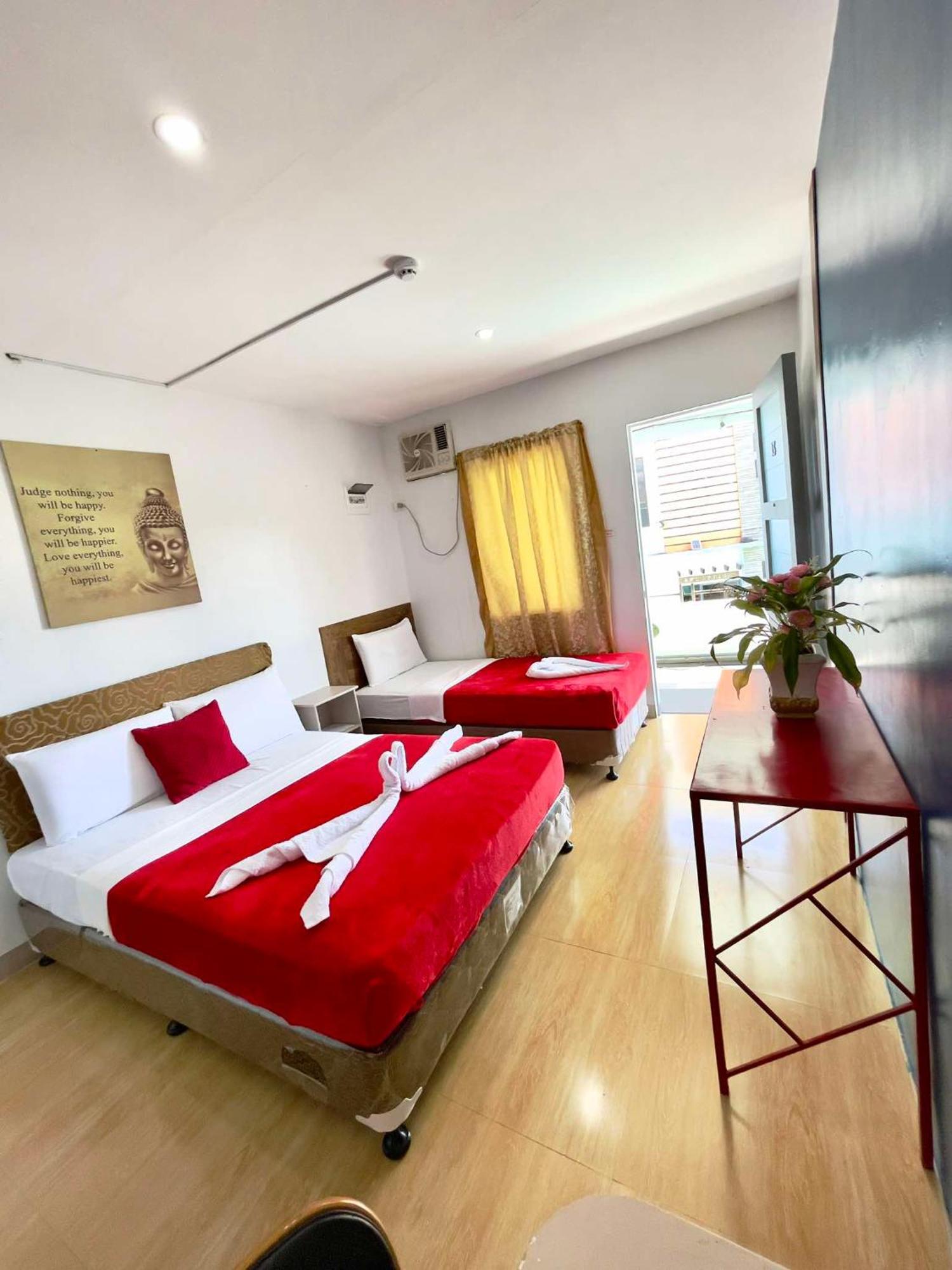Little Rock Cebu Hotel Đảo Mactan Ngoại thất bức ảnh